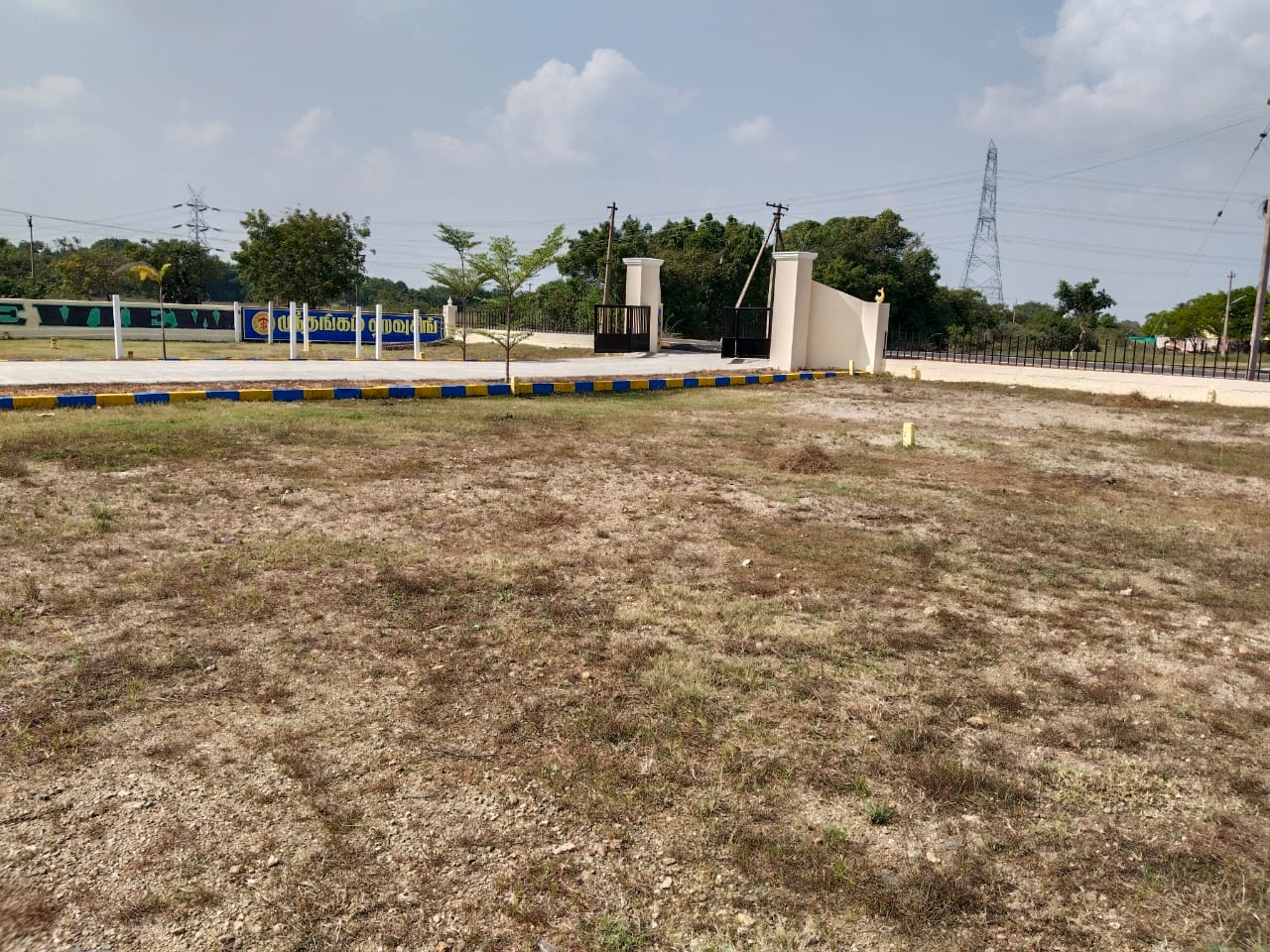 https://trustyproperty-s3-files.s3.ap-south-1.amazonaws.com/properties/53404847-0506-45fa-a1ce-555b4c64e688-residential-plots-for-sale-maduranthagam.jpeg